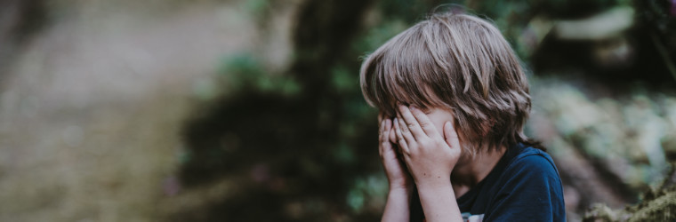 Três maneiras de como os traumas infantis podem afetar a idade adulta 